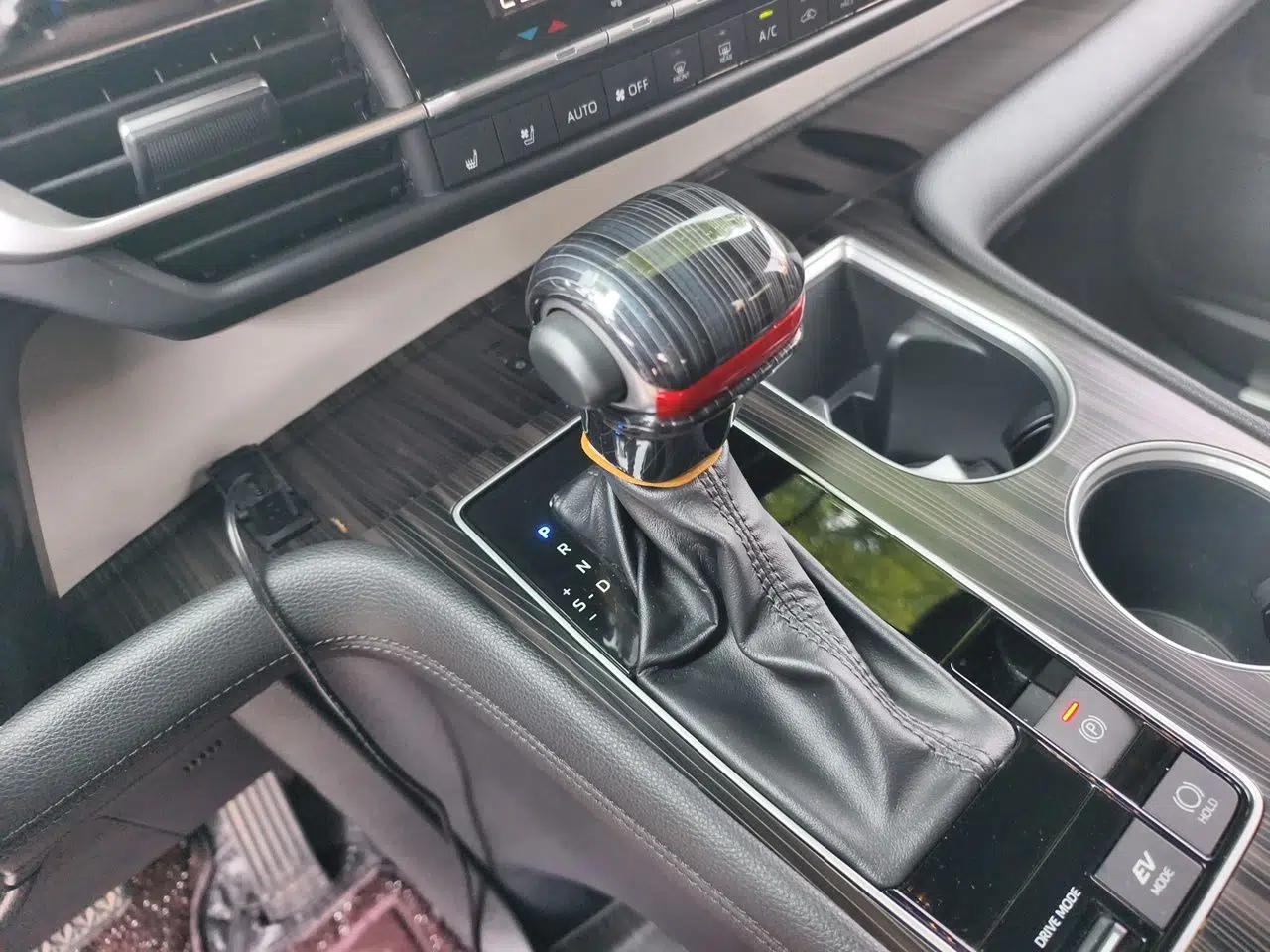 Toyota Granvia 2023 2.5L Hybrid Flagship VIP Edition — миниатюра 14