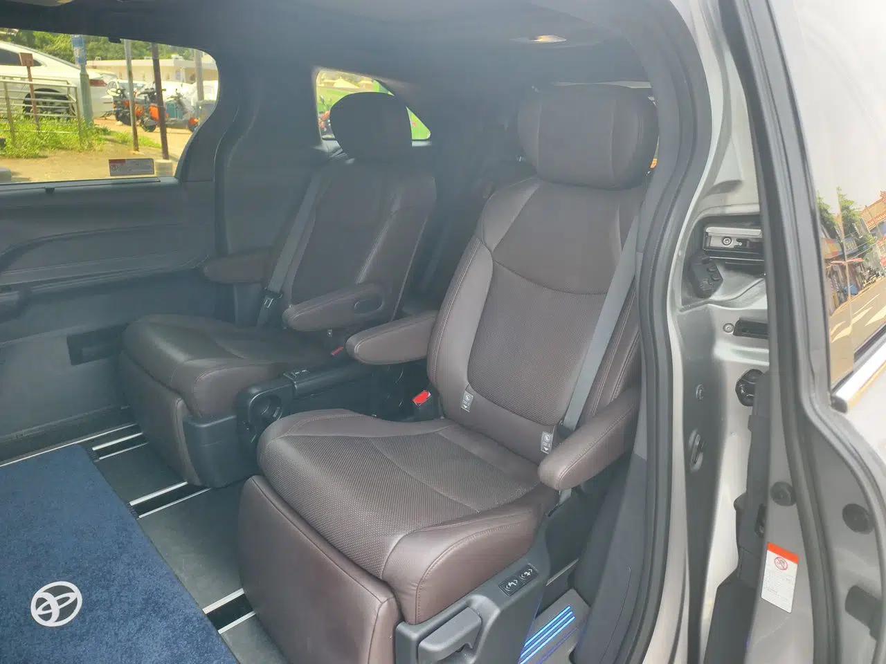 Toyota Granvia 2023 2.5L Hybrid Flagship VIP Edition — миниатюра 17