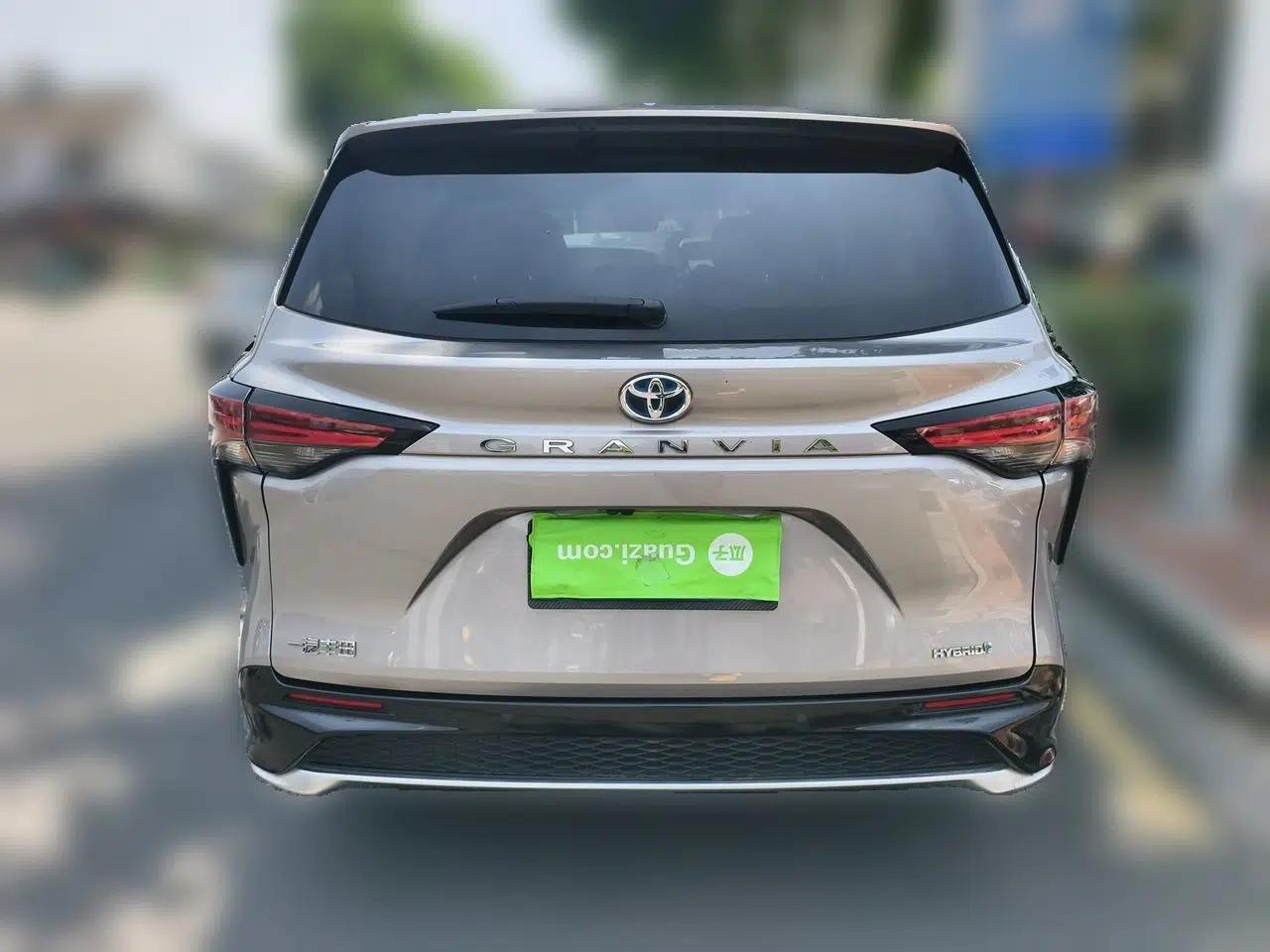 Toyota Granvia 2023 2.5L Hybrid Flagship VIP Edition — миниатюра 5