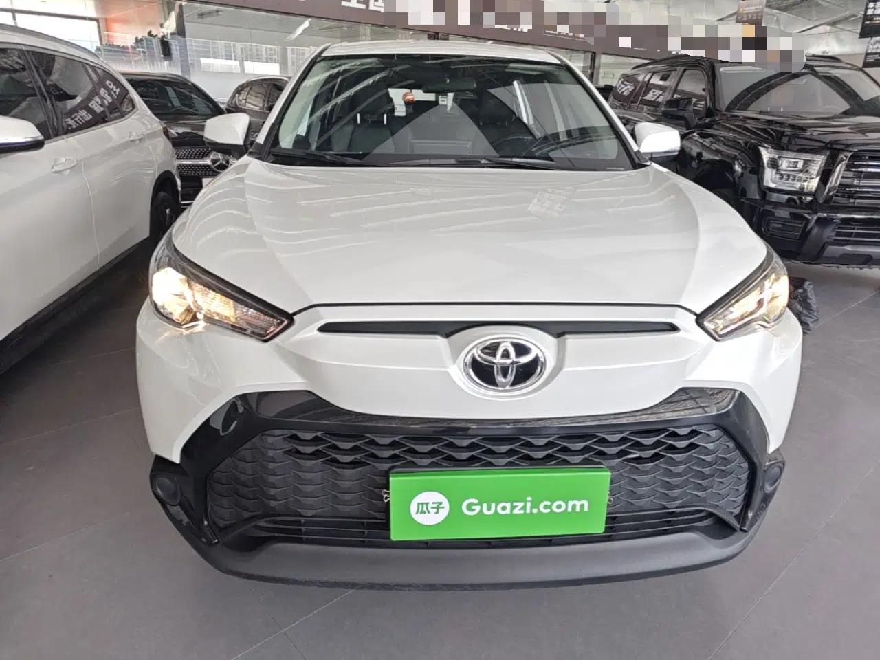 Toyota FRONTLANDER 2024 2.0L CVT Elite Plus Edition — миниатюра 2