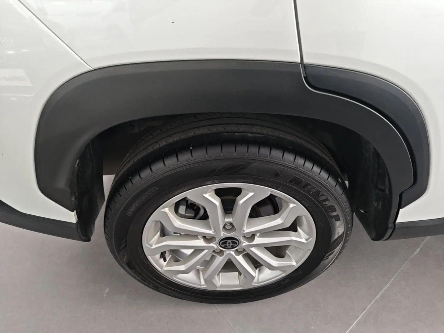 Toyota FRONTLANDER 2024 2.0L CVT Elite Plus Edition — миниатюра 11