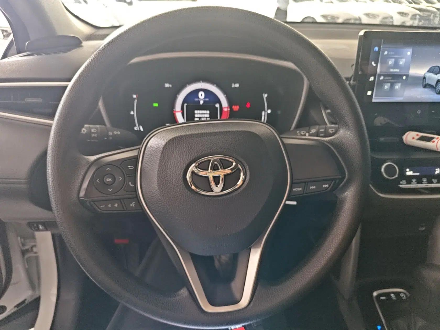 Toyota FRONTLANDER 2024 2.0L CVT Elite Plus Edition — миниатюра 13