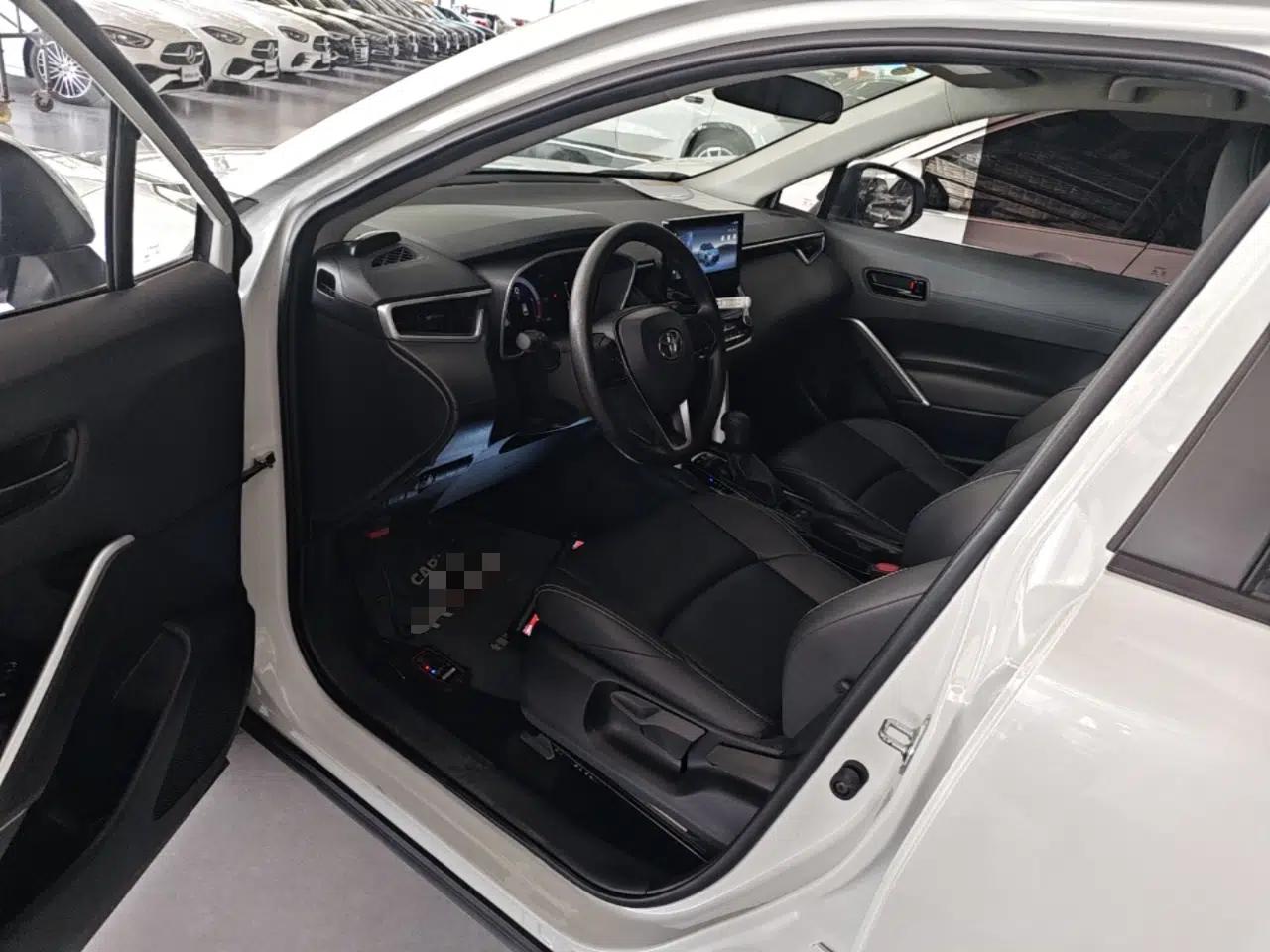 Toyota FRONTLANDER 2024 2.0L CVT Elite Plus Edition — миниатюра 18