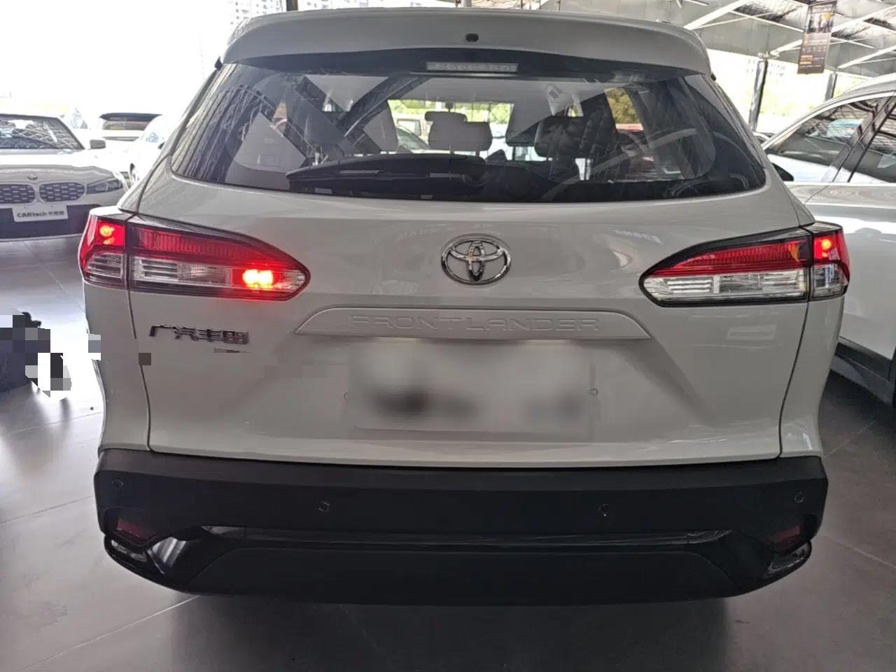 Toyota FRONTLANDER 2024 2.0L CVT Elite Plus Edition — миниатюра 5