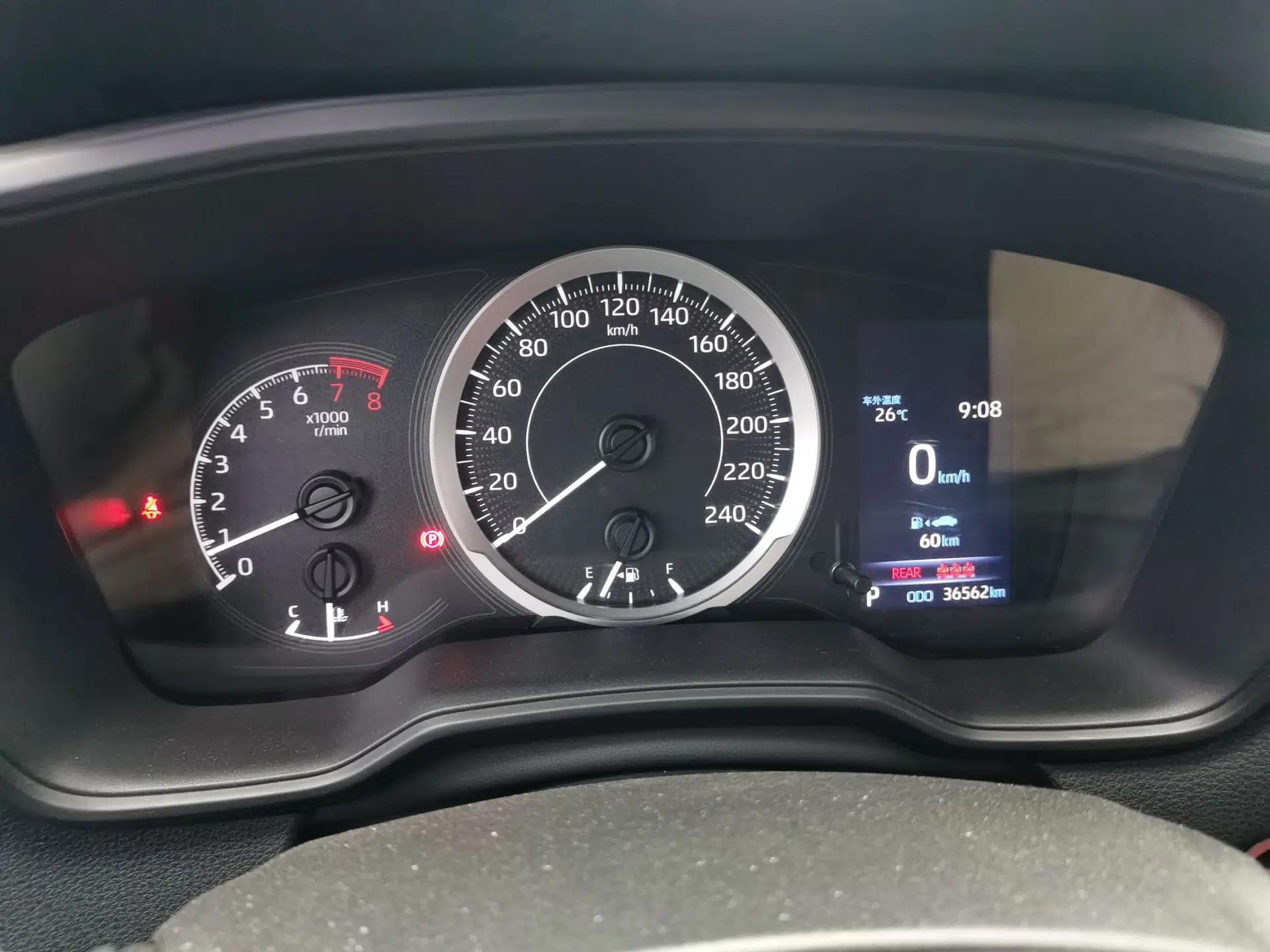 Toyota FRONTLANDER 2022 2.0L CVT Leading Edition — миниатюра 11