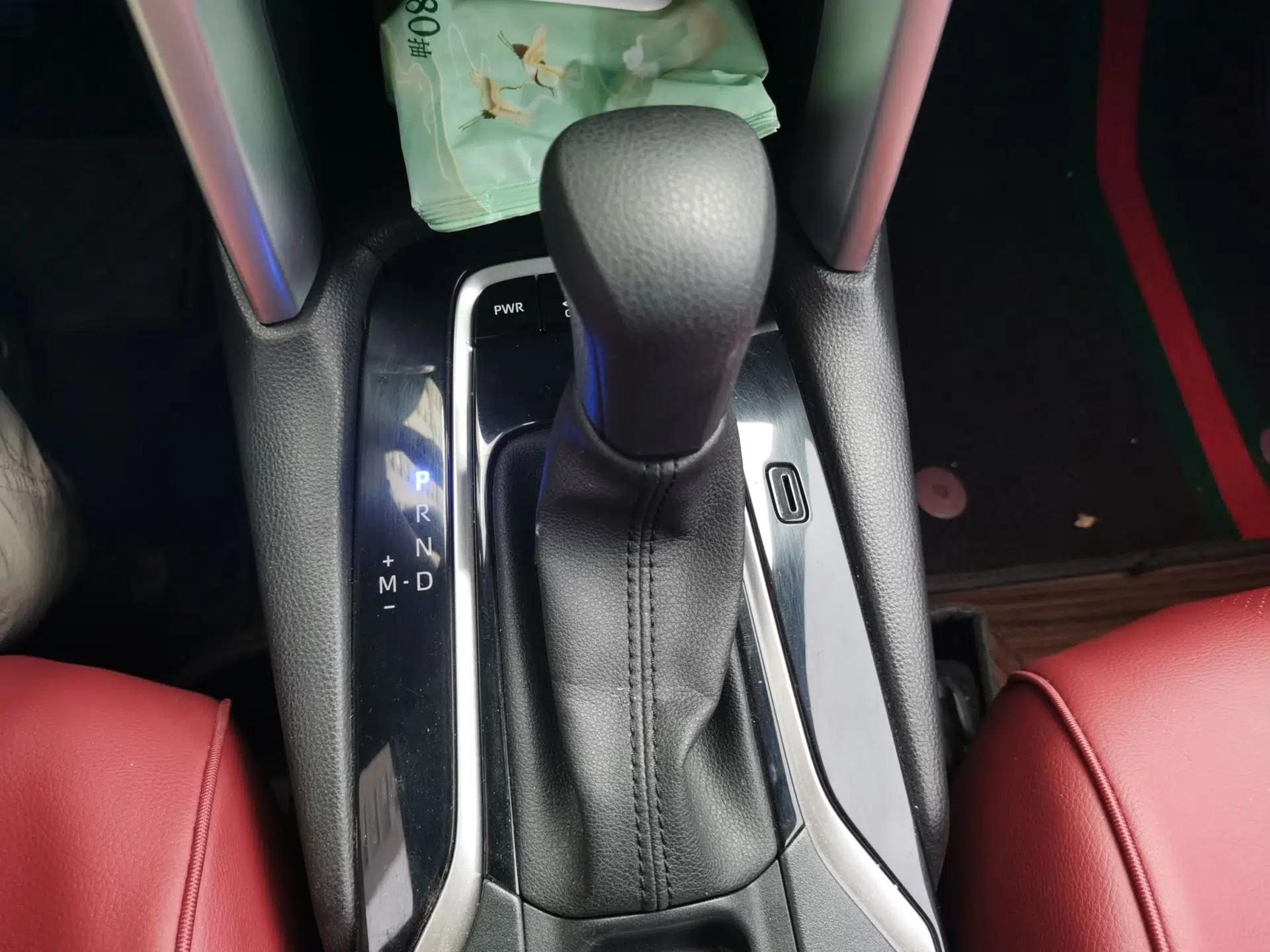 Toyota FRONTLANDER 2022 2.0L CVT Leading Edition — миниатюра 14