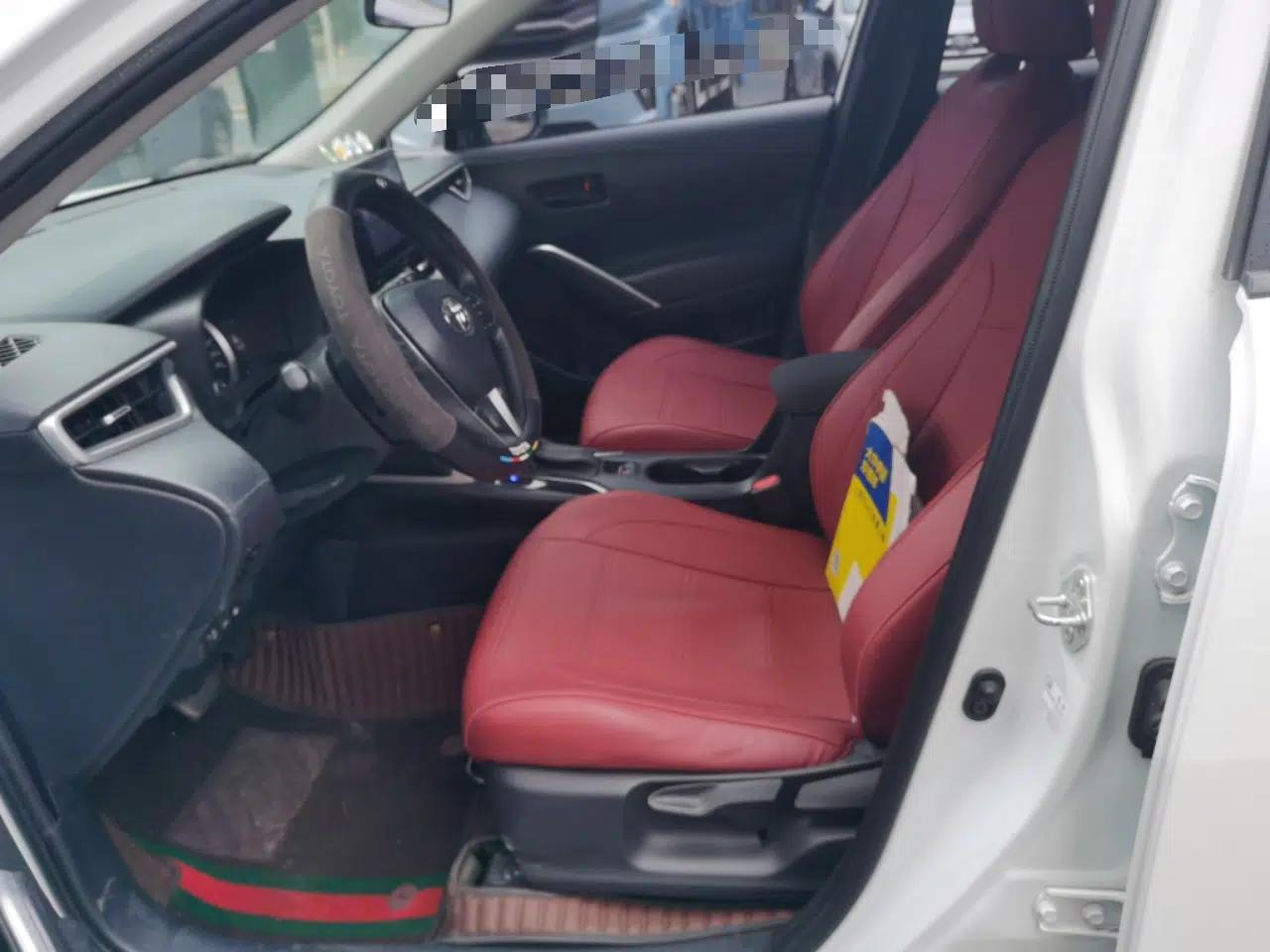 Toyota FRONTLANDER 2022 2.0L CVT Leading Edition — миниатюра 15