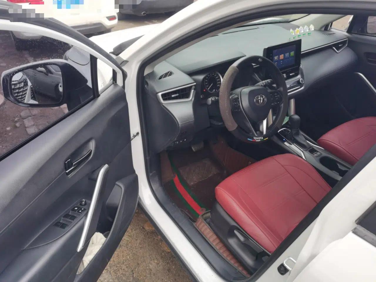 Toyota FRONTLANDER 2022 2.0L CVT Leading Edition — миниатюра 16