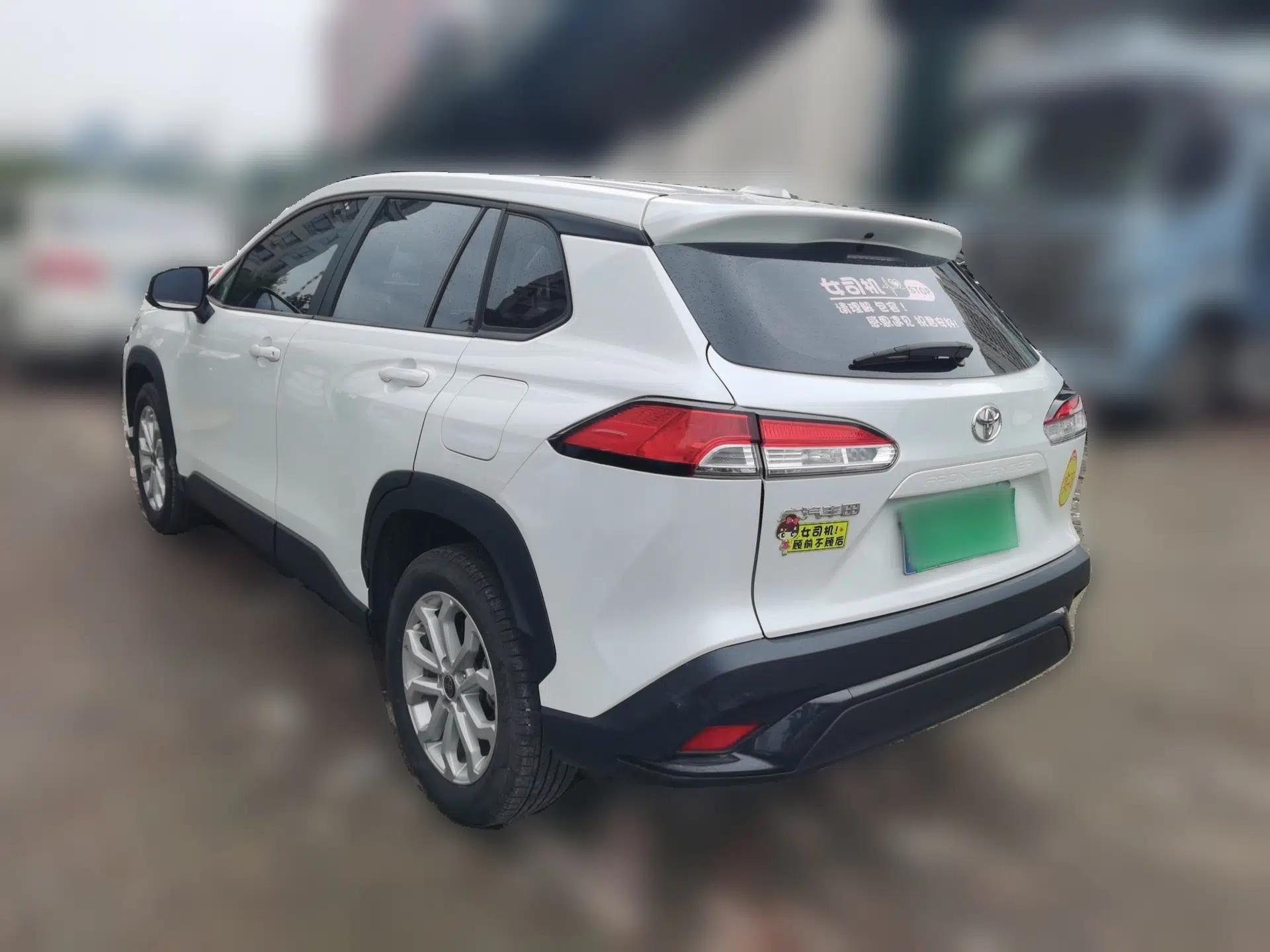 Toyota FRONTLANDER 2022 2.0L CVT Leading Edition — миниатюра 4