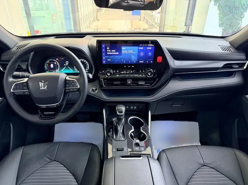 Toyota Crown Kluger 2023 2.5L HEV Four-Wheel Drive Prestige Edition — миниатюра 11