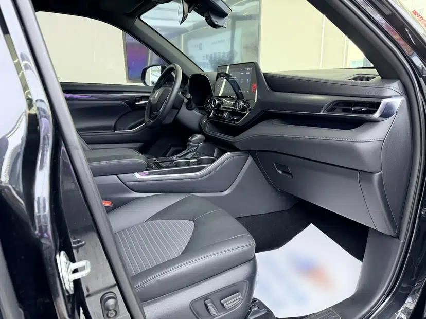 Toyota Crown Kluger 2023 2.5L HEV Four-Wheel Drive Prestige Edition — миниатюра 15