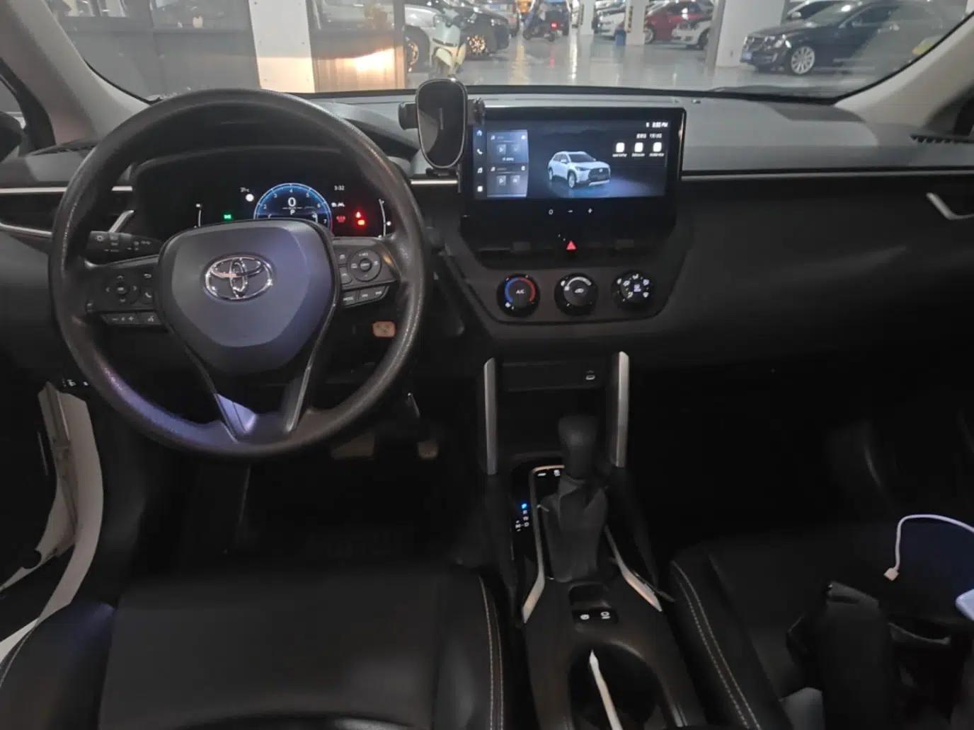 Toyota Corolla Cross 2023 2.0L Pioneer Edition — миниатюра 12