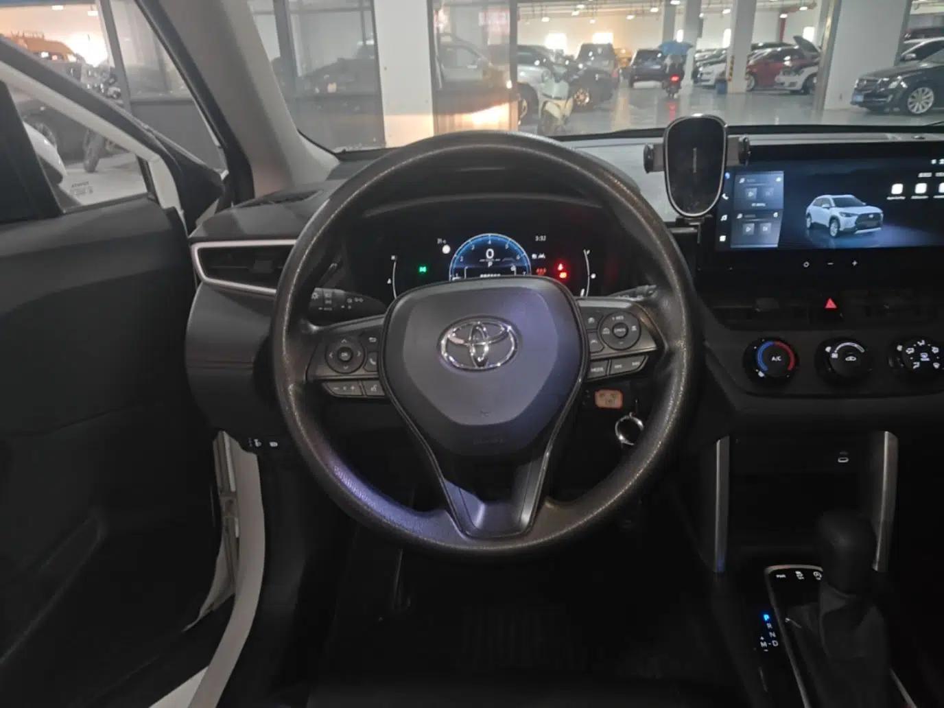 Toyota Corolla Cross 2023 2.0L Pioneer Edition — миниатюра 13