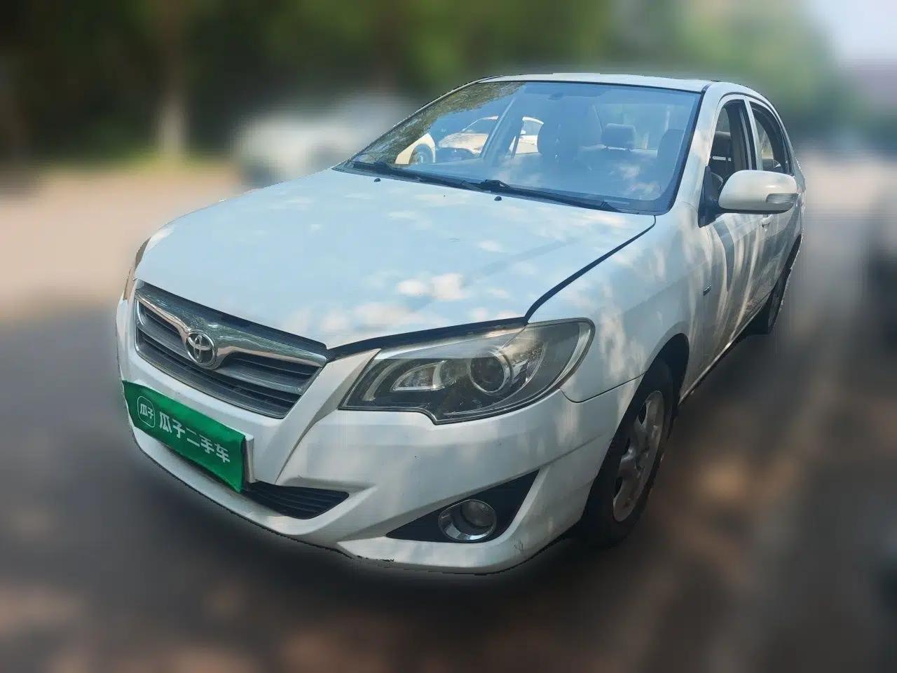 Toyota Corolla EX 2013 1.6L Automatic Luxury Edition — миниатюра 1