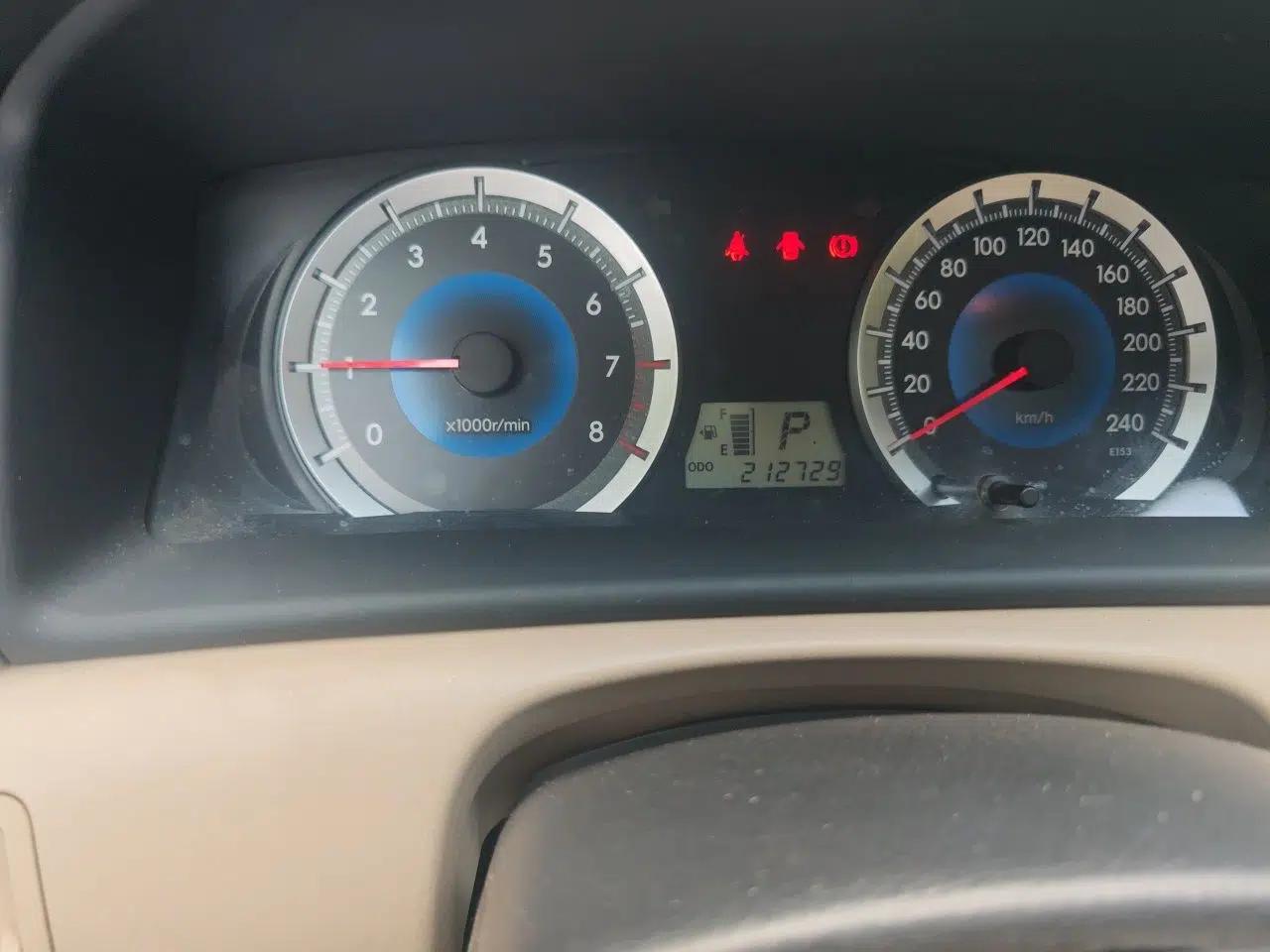Toyota Corolla EX 2013 1.6L Automatic Luxury Edition — миниатюра 12
