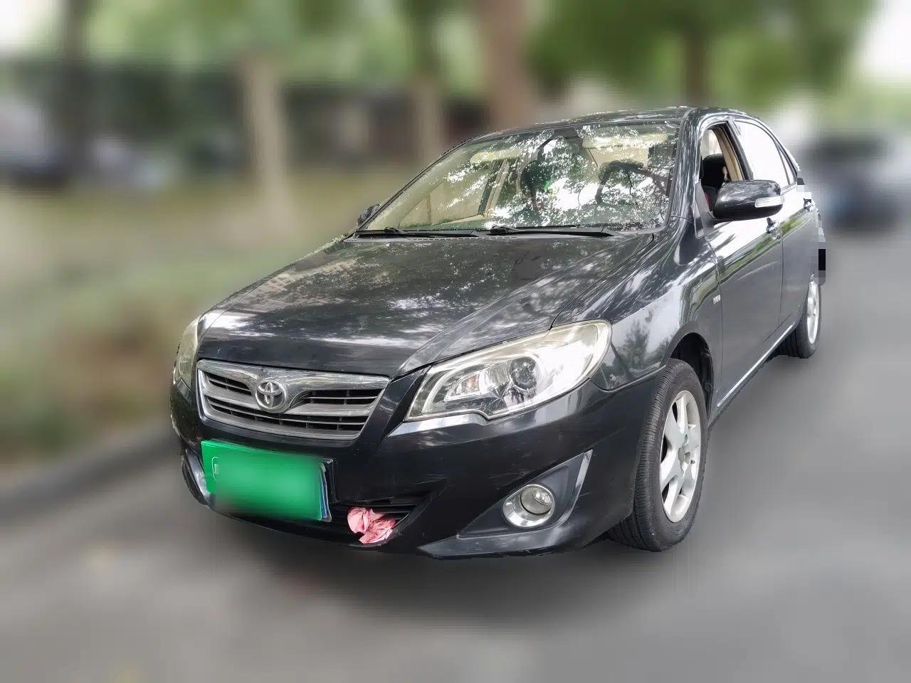 Toyota Corolla EX 2013 1.6L Automatic Luxury Edition — миниатюра 1