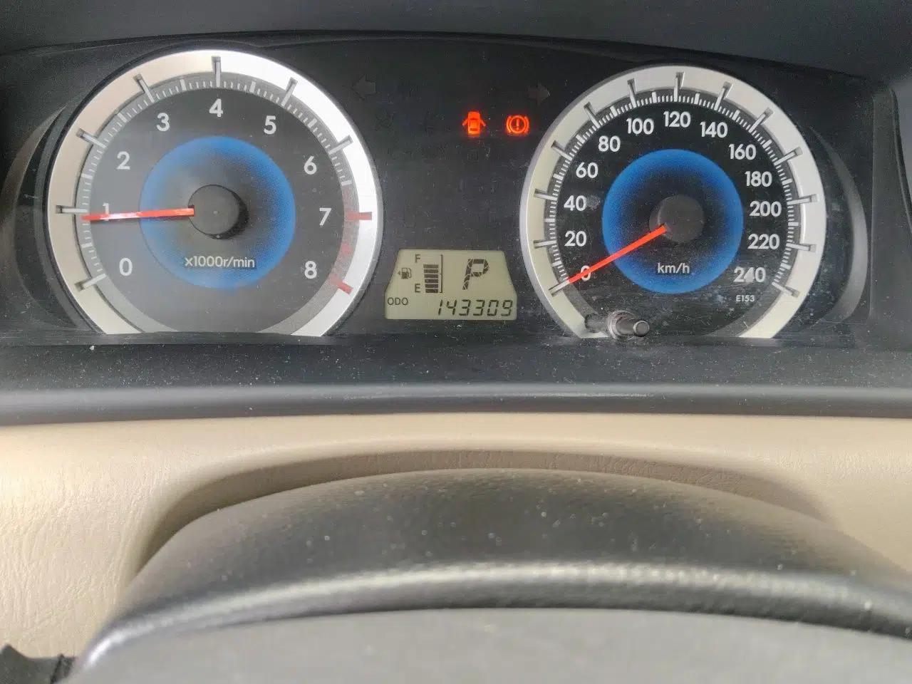 Toyota Corolla EX 2013 1.6L Automatic Luxury Edition — миниатюра 12