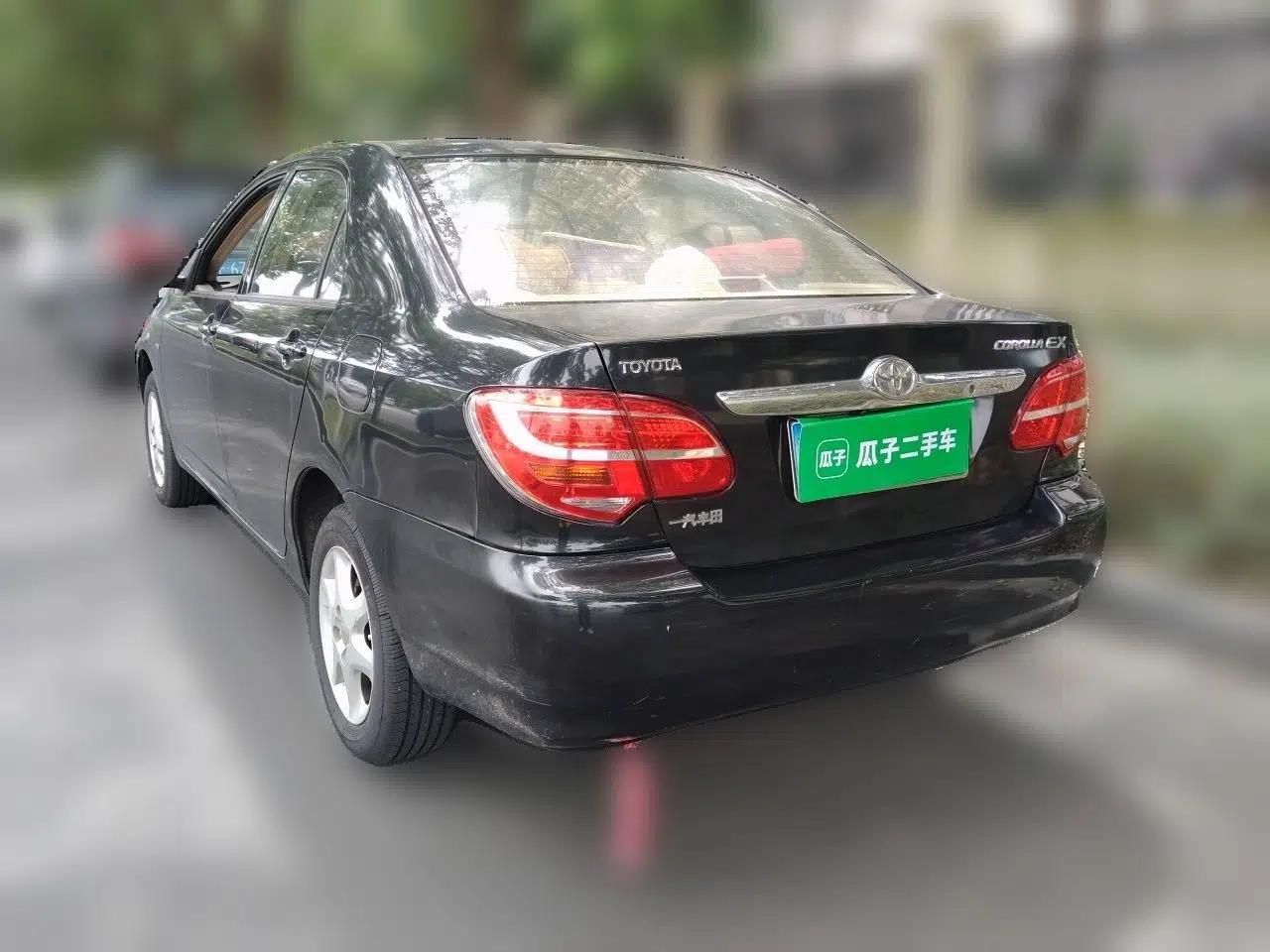 Toyota Corolla EX 2013 1.6L Automatic Luxury Edition — миниатюра 4