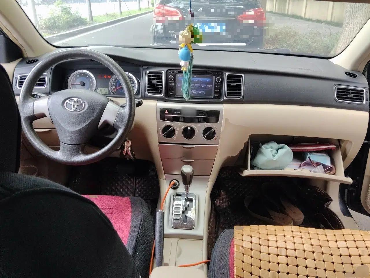 Toyota Corolla EX 2013 1.6L Automatic Luxury Edition — миниатюра 9