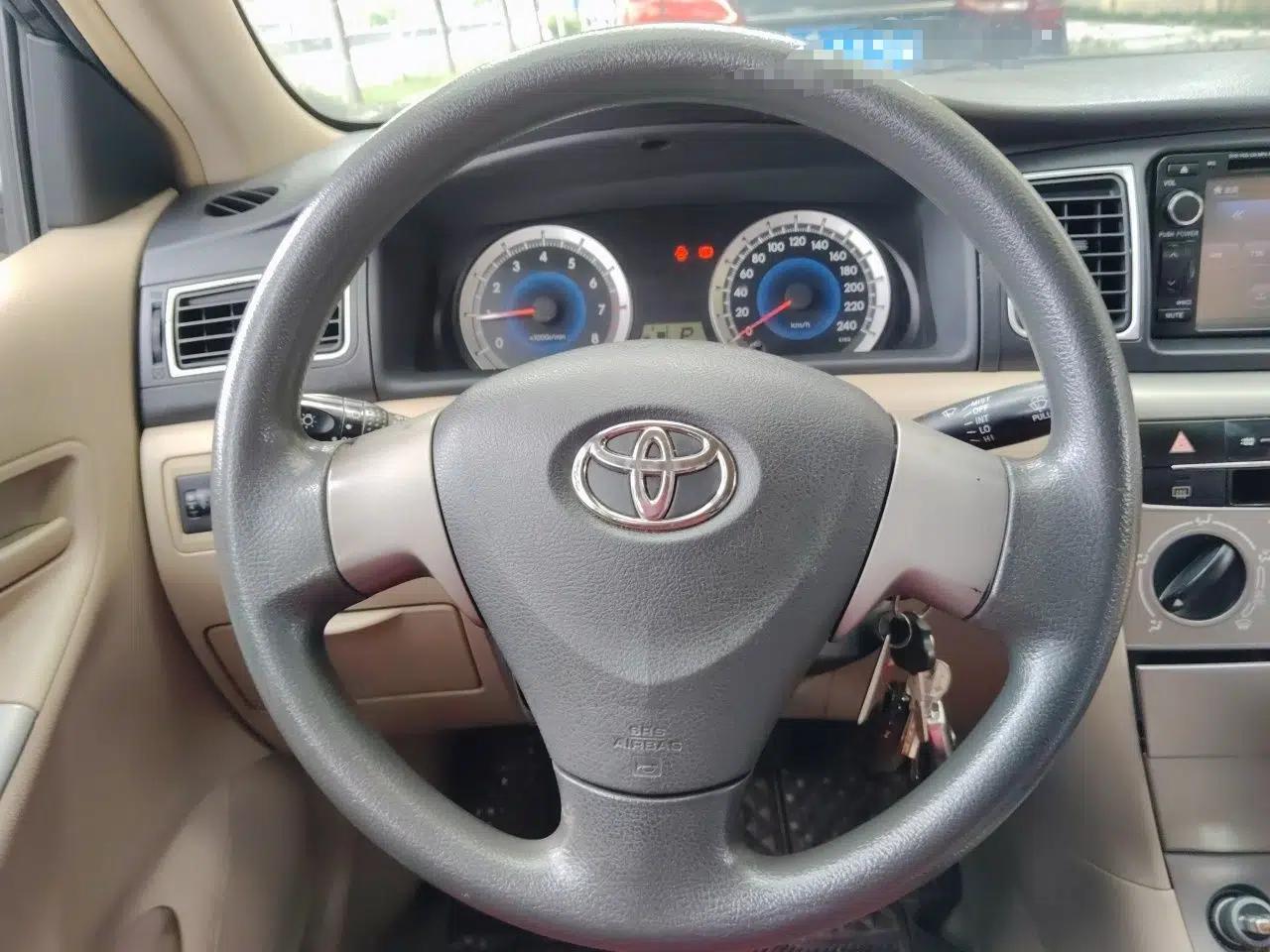Toyota Corolla EX 2013 1.6L Automatic Luxury Edition — миниатюра 10