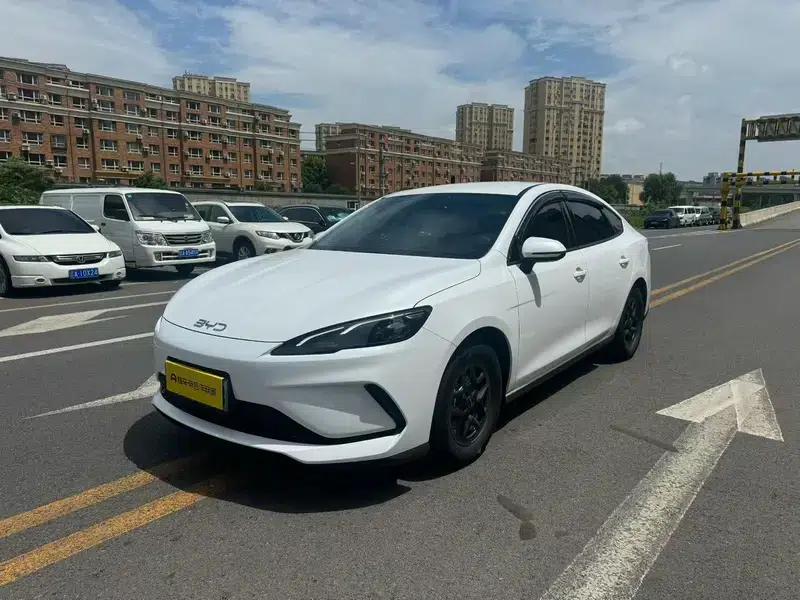 Seal 05DM 2025 Intelligent Driving Edition DM-i 55KM Luxury Model — миниатюра 1