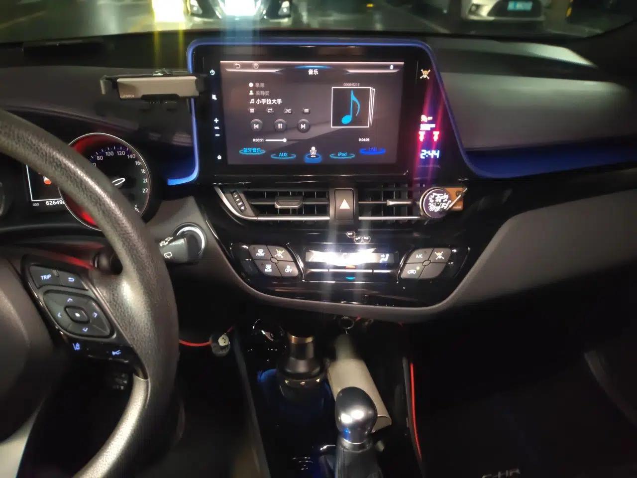 Toyota C-HR 2018 2.0L Leading with Sunroof China VI Standard — миниатюра 13