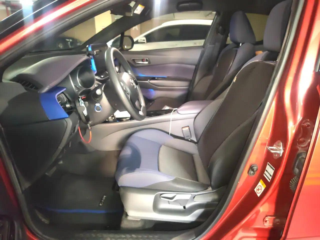 Toyota C-HR 2018 2.0L Leading with Sunroof China VI Standard — миниатюра 15