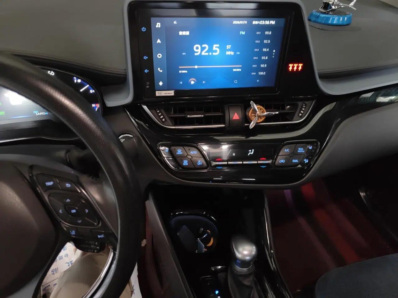 Toyota IZOA 2021 Dual-Motor 2.0L Yichi Edition — миниатюра 13