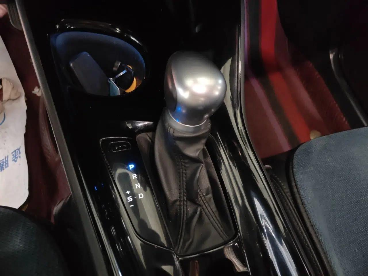 Toyota IZOA 2021 Dual-Motor 2.0L Yichi Edition — миниатюра 14