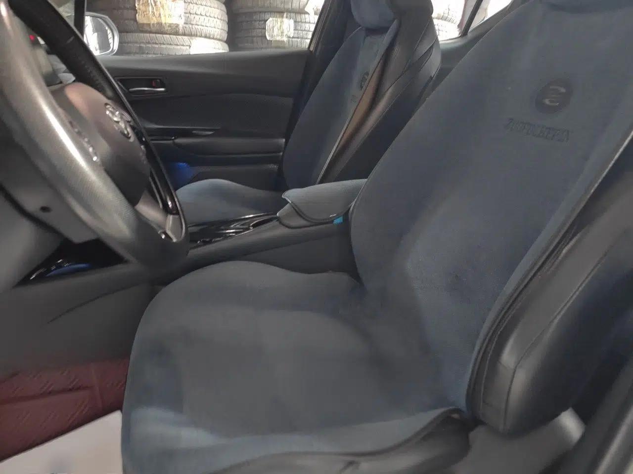 Toyota IZOA 2021 Dual-Motor 2.0L Yichi Edition — миниатюра 15