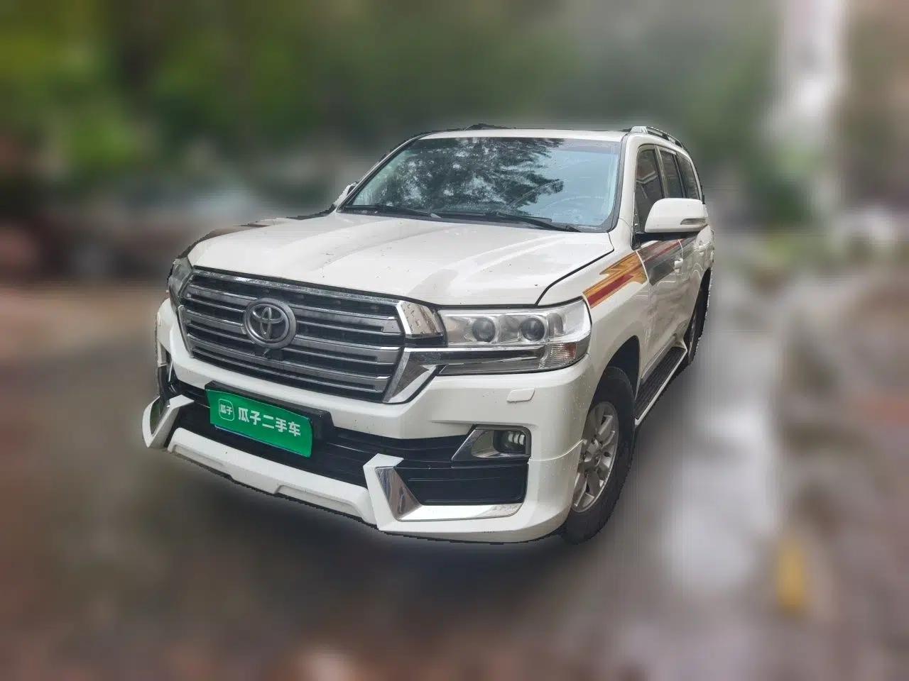 Toyota Land Cruiser 2012 4.0L Automatic VX — миниатюра 1