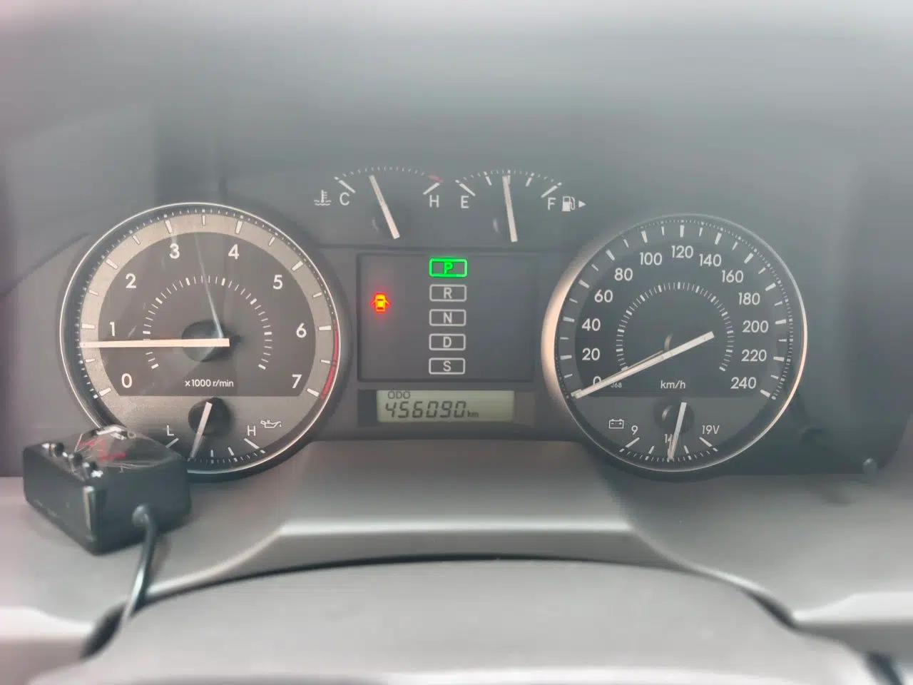 Toyota Land Cruiser 2012 4.0L Automatic VX — миниатюра 11