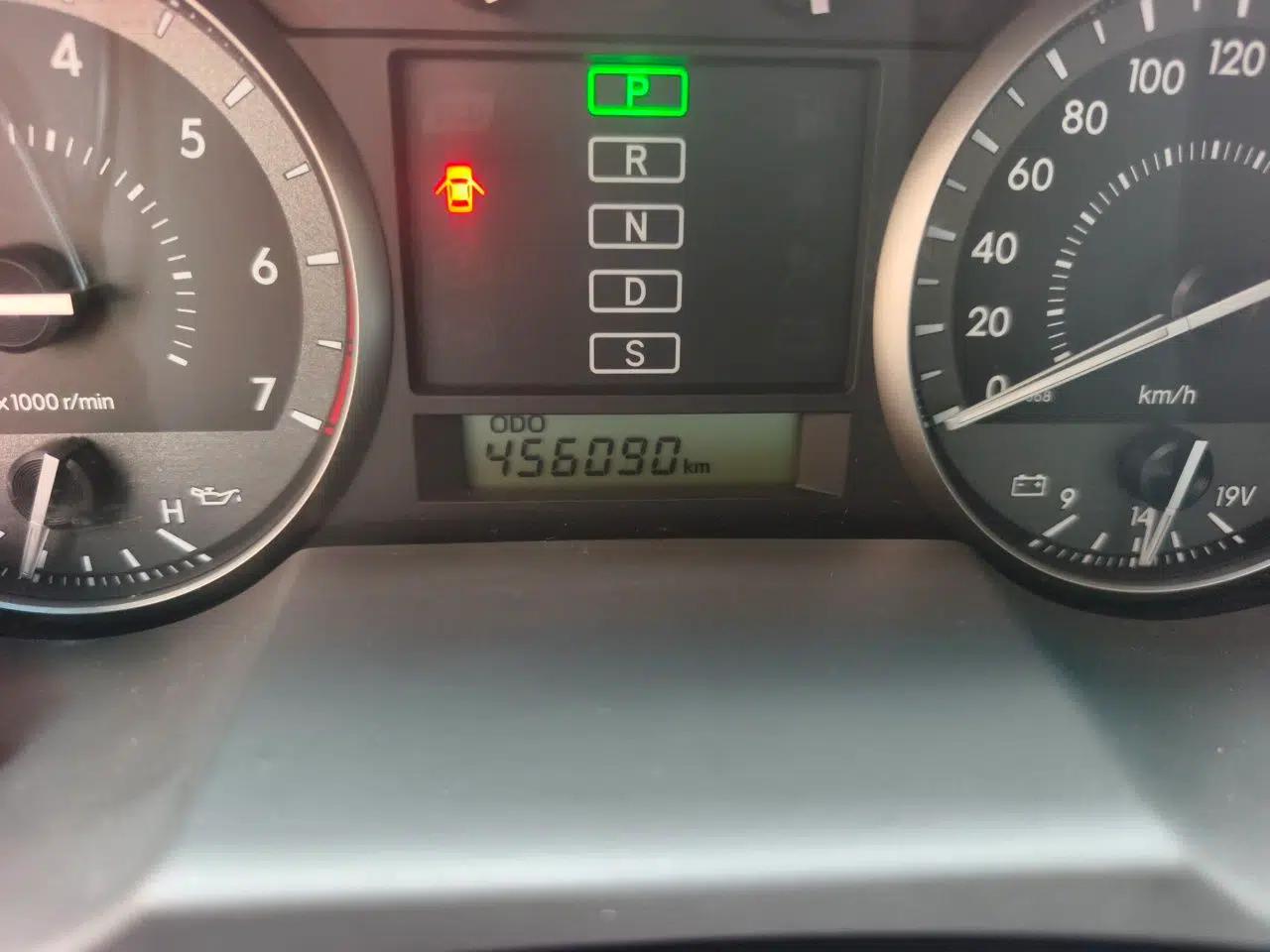 Toyota Land Cruiser 2012 4.0L Automatic VX — миниатюра 12