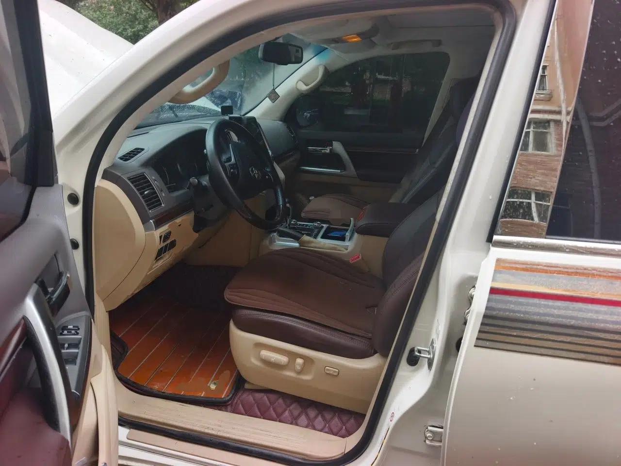 Toyota Land Cruiser 2012 4.0L Automatic VX — миниатюра 16