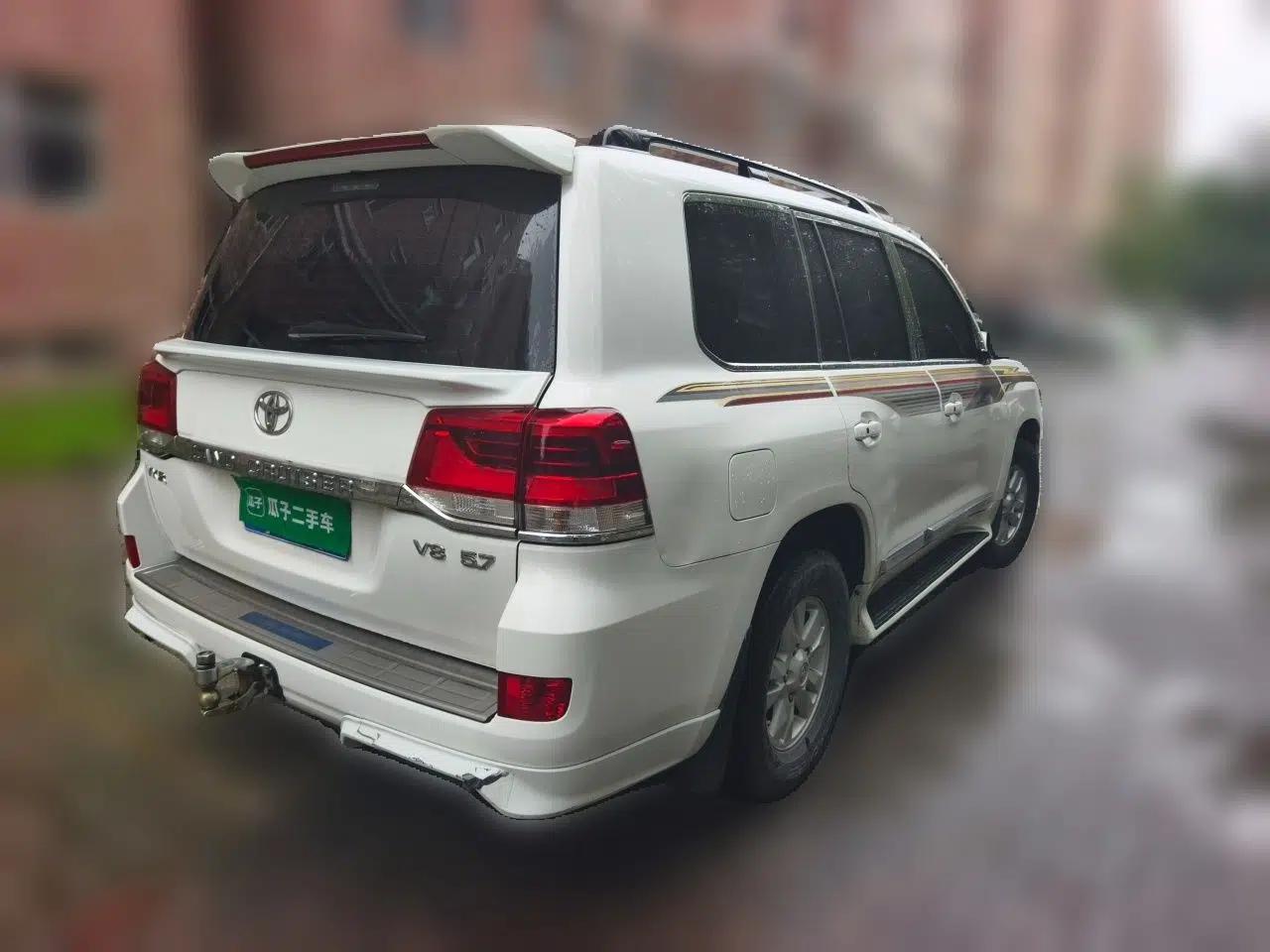Toyota Land Cruiser 2012 4.0L Automatic VX — миниатюра 6