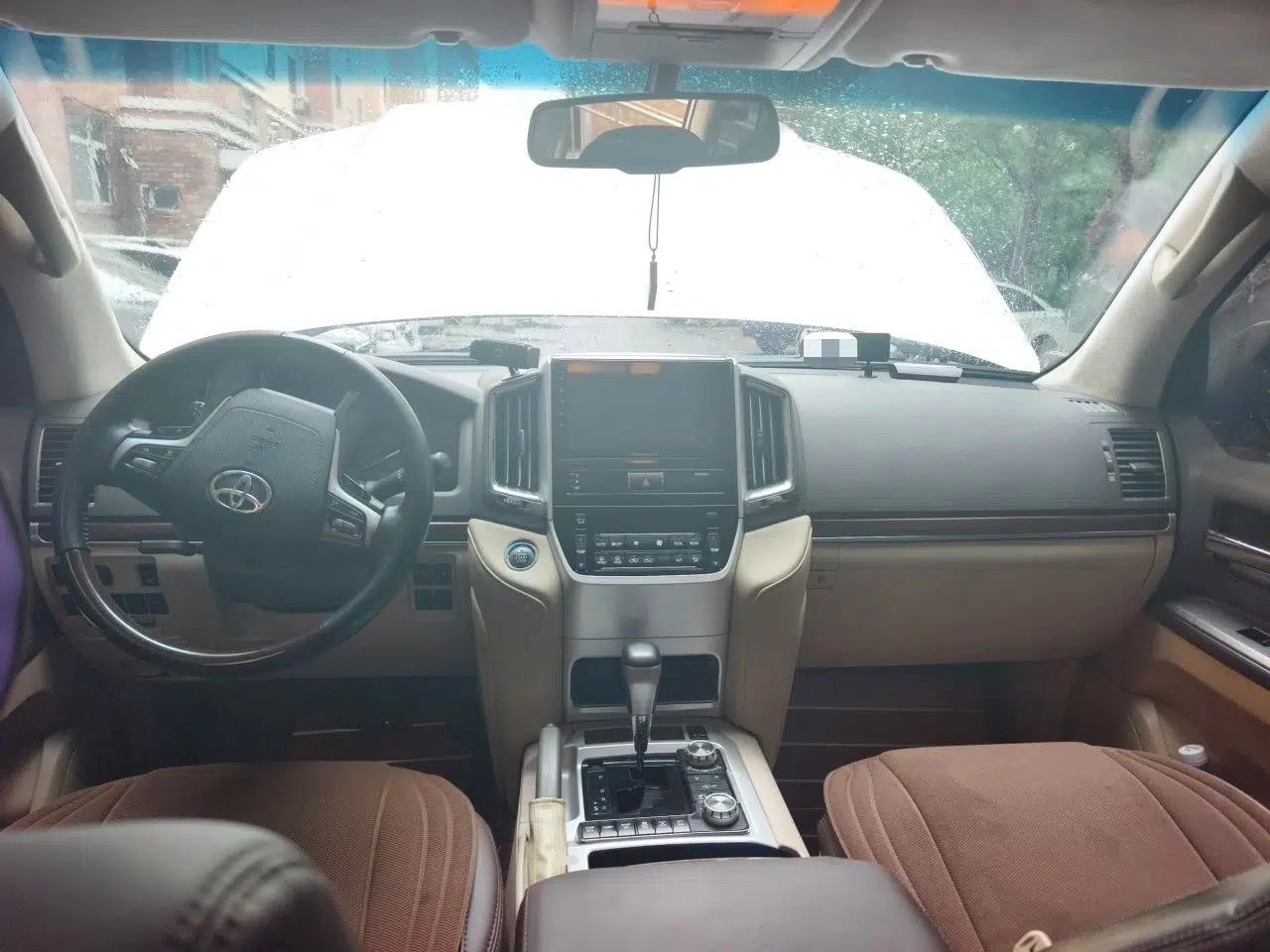 Toyota Land Cruiser 2012 4.0L Automatic VX — миниатюра 9