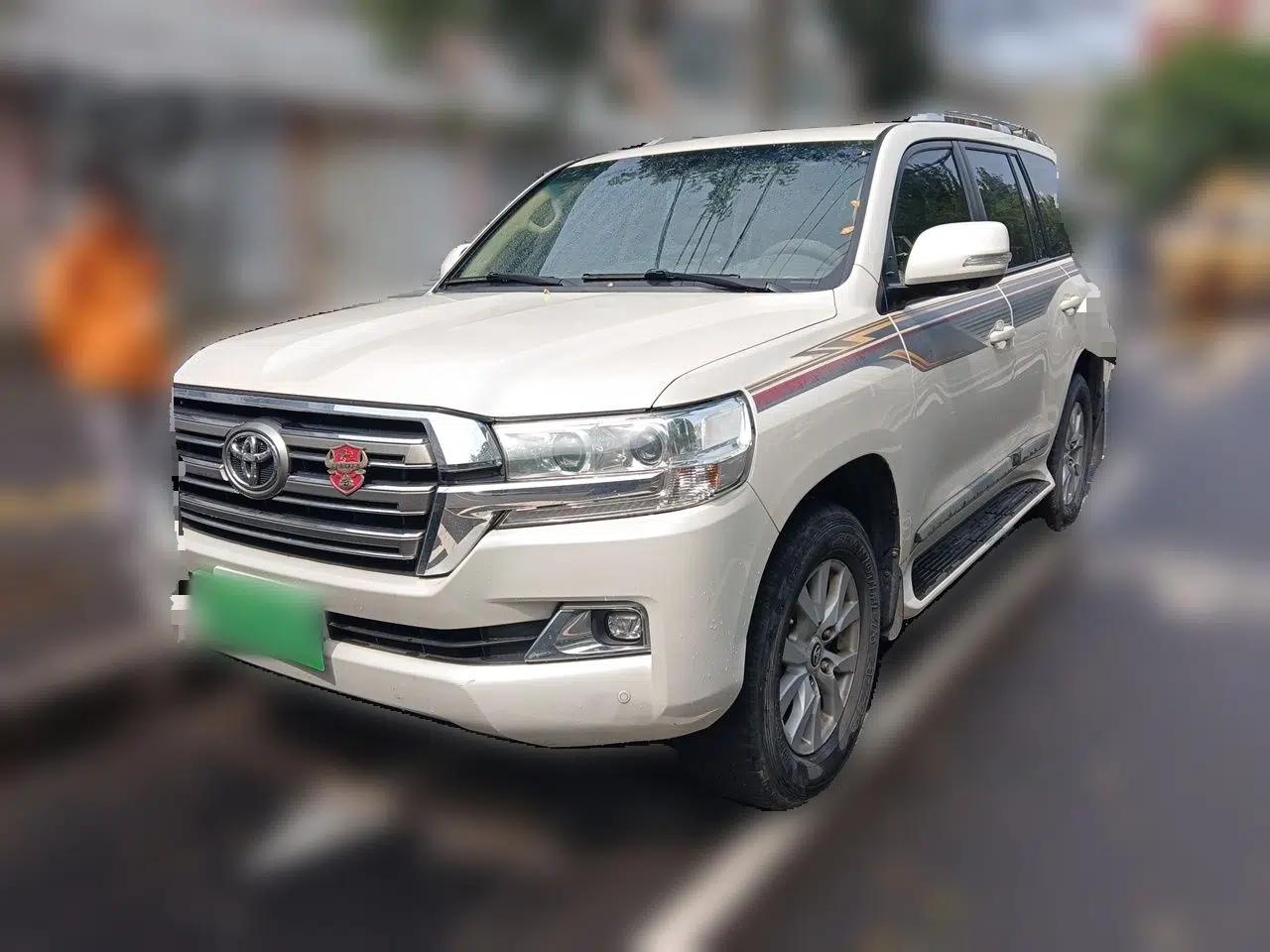 Toyota Land Cruiser 2015 4.0L V6 Middle East Limited Edition — миниатюра 1