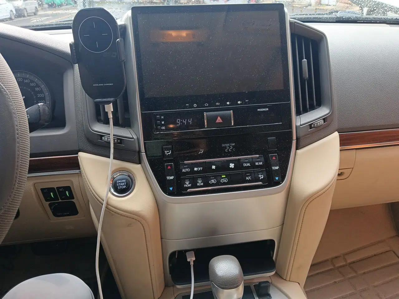 Toyota Land Cruiser 2015 4.0L V6 Middle East Limited Edition — миниатюра 13