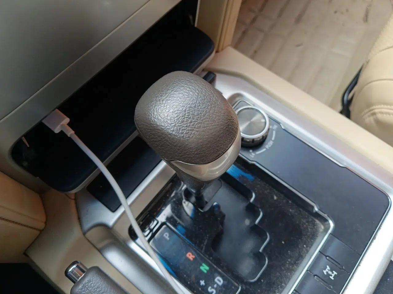 Toyota Land Cruiser 2015 4.0L V6 Middle East Limited Edition — миниатюра 14