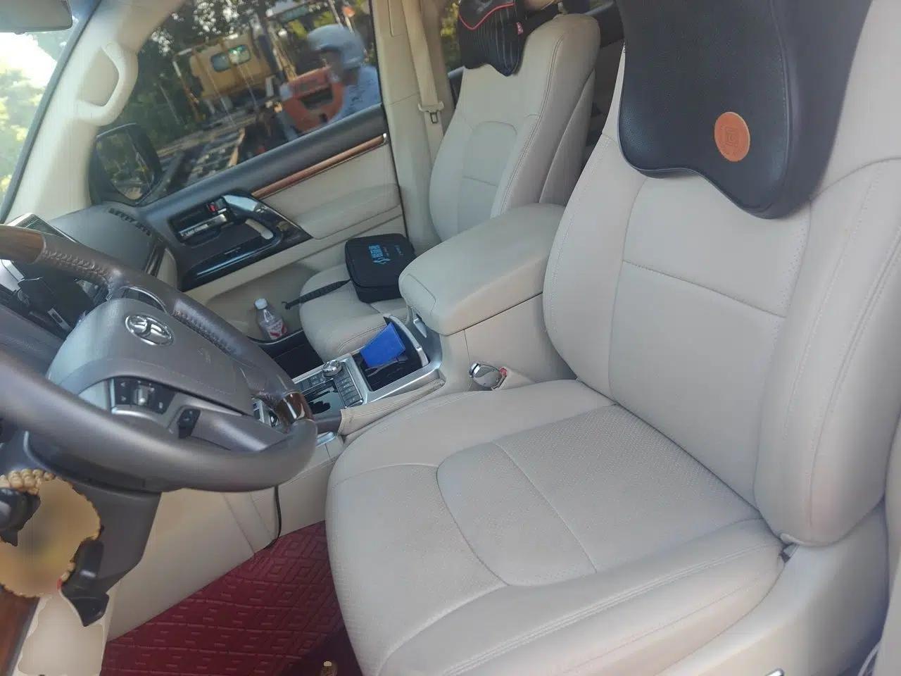 Toyota Land Cruiser Land Cruiser 4.0 Automatic Seven-Seater Middle East Parallel Import Gasoline — миниатюра 15