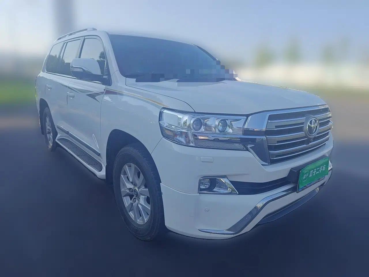 Toyota Land Cruiser Land Cruiser 4.0 Automatic Seven-Seater Middle East Parallel Import Gasoline — миниатюра 3