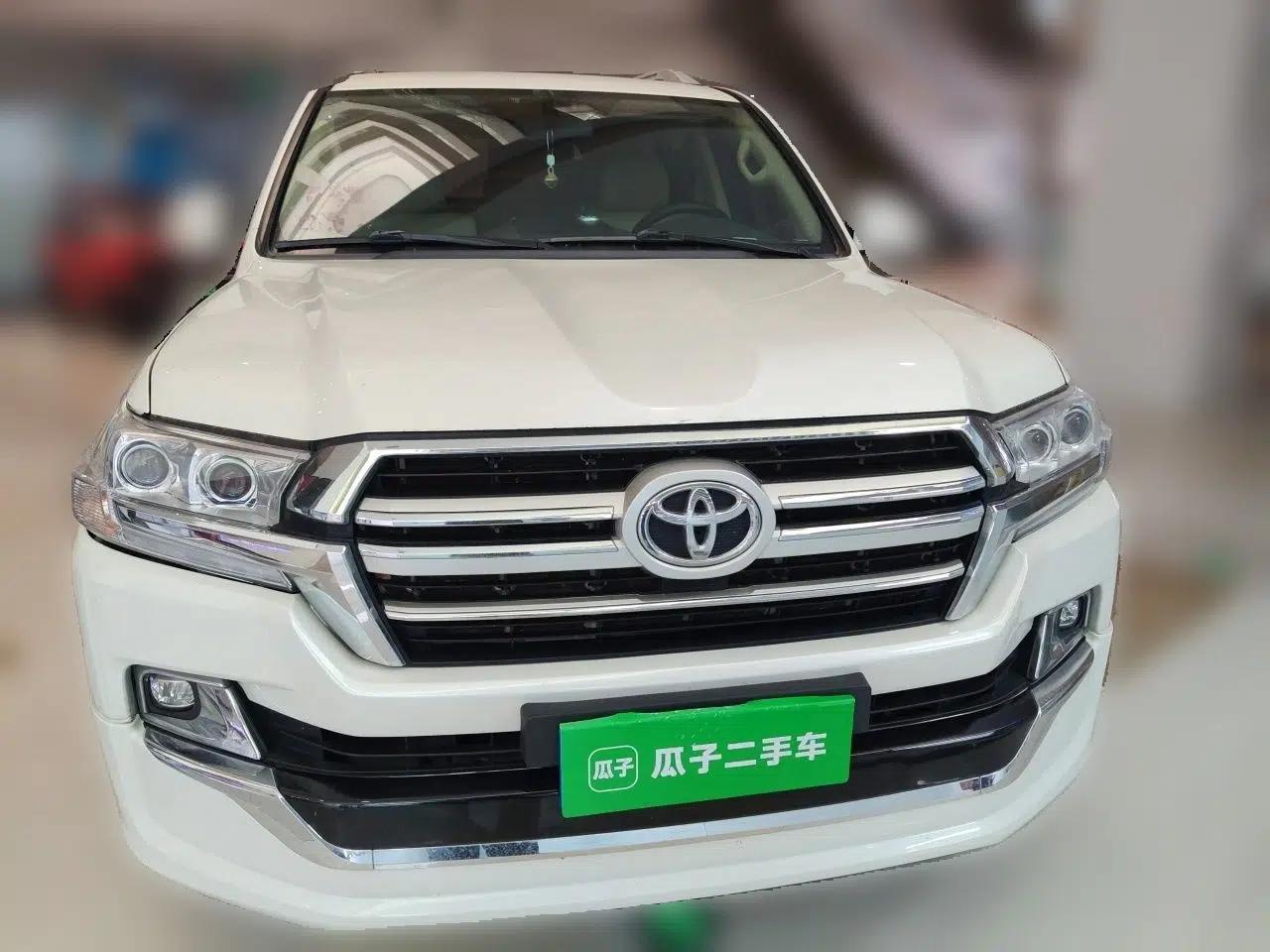 Toyota Land Cruiser Toyota Land Cruiser 2016, 4.0-liter automatic (Middle East-spec parallel import) — миниатюра 2