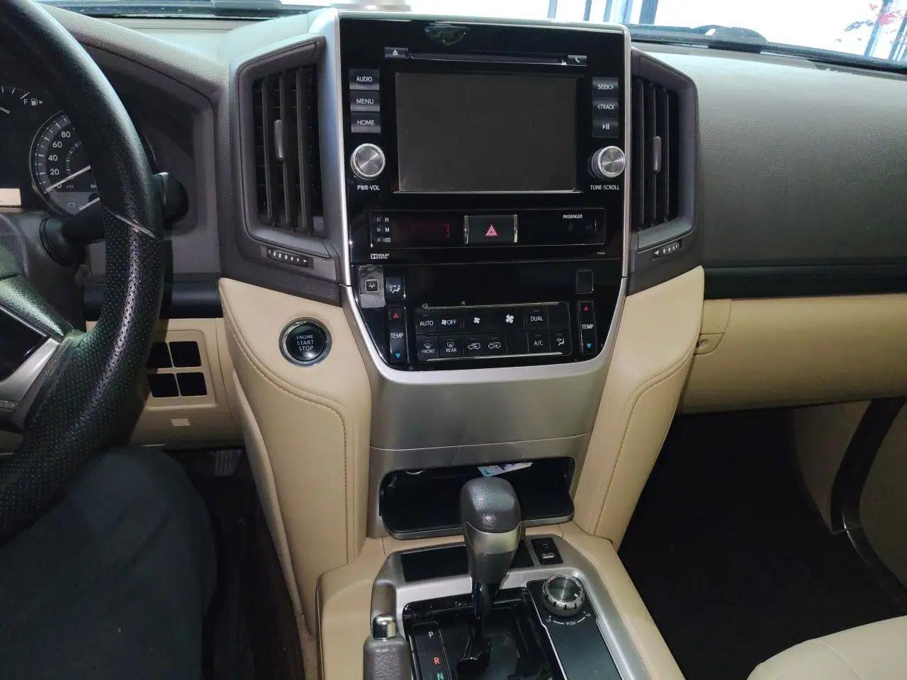 Toyota Land Cruiser Toyota Land Cruiser 2016, 4.0-liter automatic (Middle East-spec parallel import) — миниатюра 13