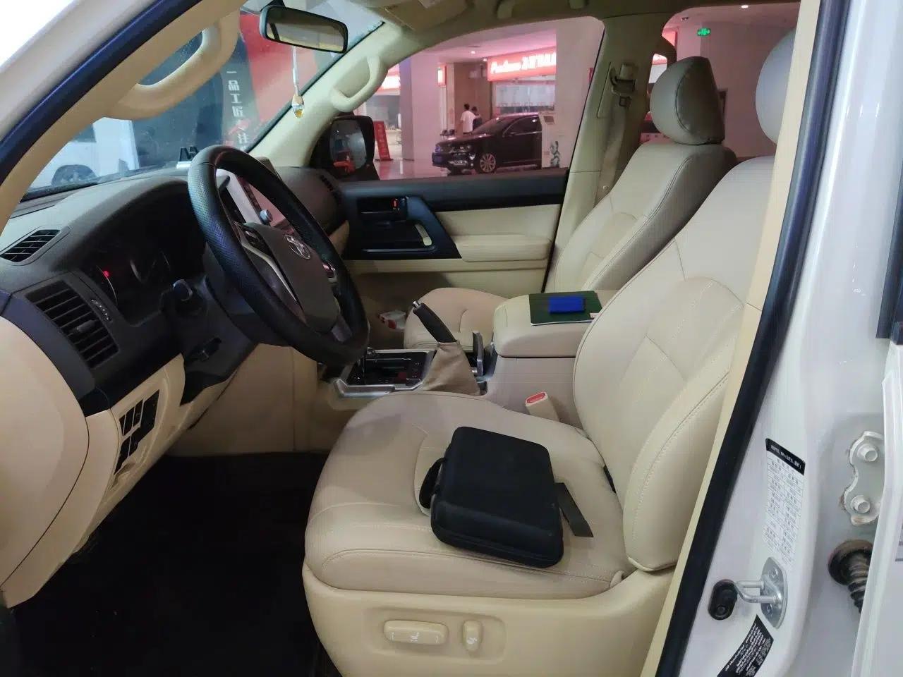 Toyota Land Cruiser Toyota Land Cruiser 2016, 4.0-liter automatic (Middle East-spec parallel import) — миниатюра 15