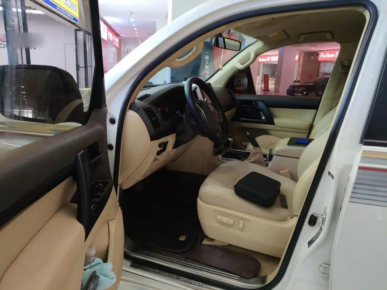 Toyota Land Cruiser Toyota Land Cruiser 2016, 4.0-liter automatic (Middle East-spec parallel import) — миниатюра 16