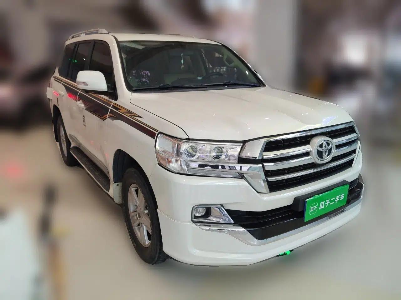 Toyota Land Cruiser Toyota Land Cruiser 2016, 4.0-liter automatic (Middle East-spec parallel import) — миниатюра 3