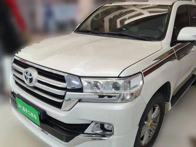 Toyota Land Cruiser Toyota Land Cruiser 2016, 4.0-liter automatic (Middle East-spec parallel import)