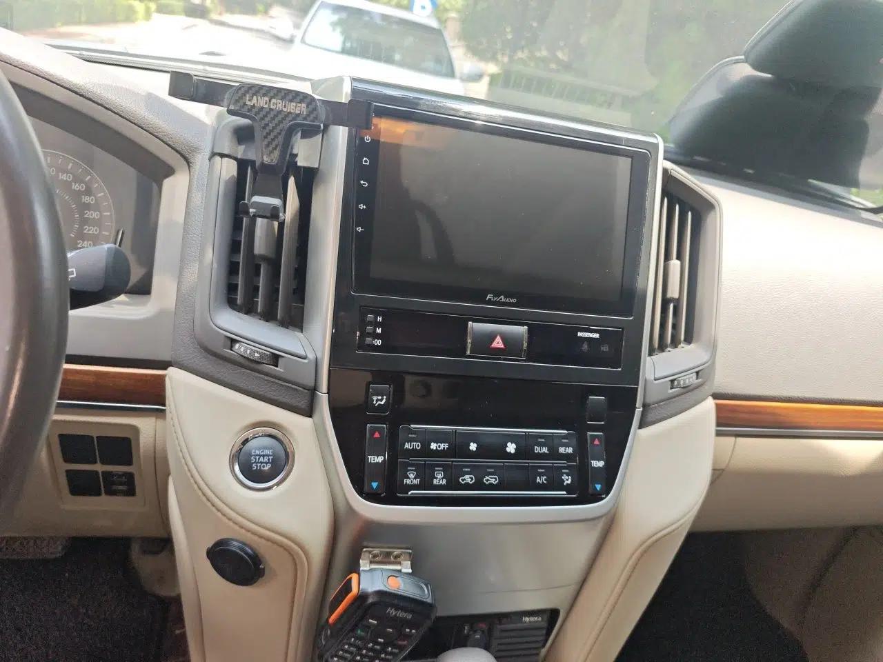 Toyota Land Cruiser Land Cruiser 2017, 4.0L Automatic, 7-Seater (Parallel Import) — миниатюра 13