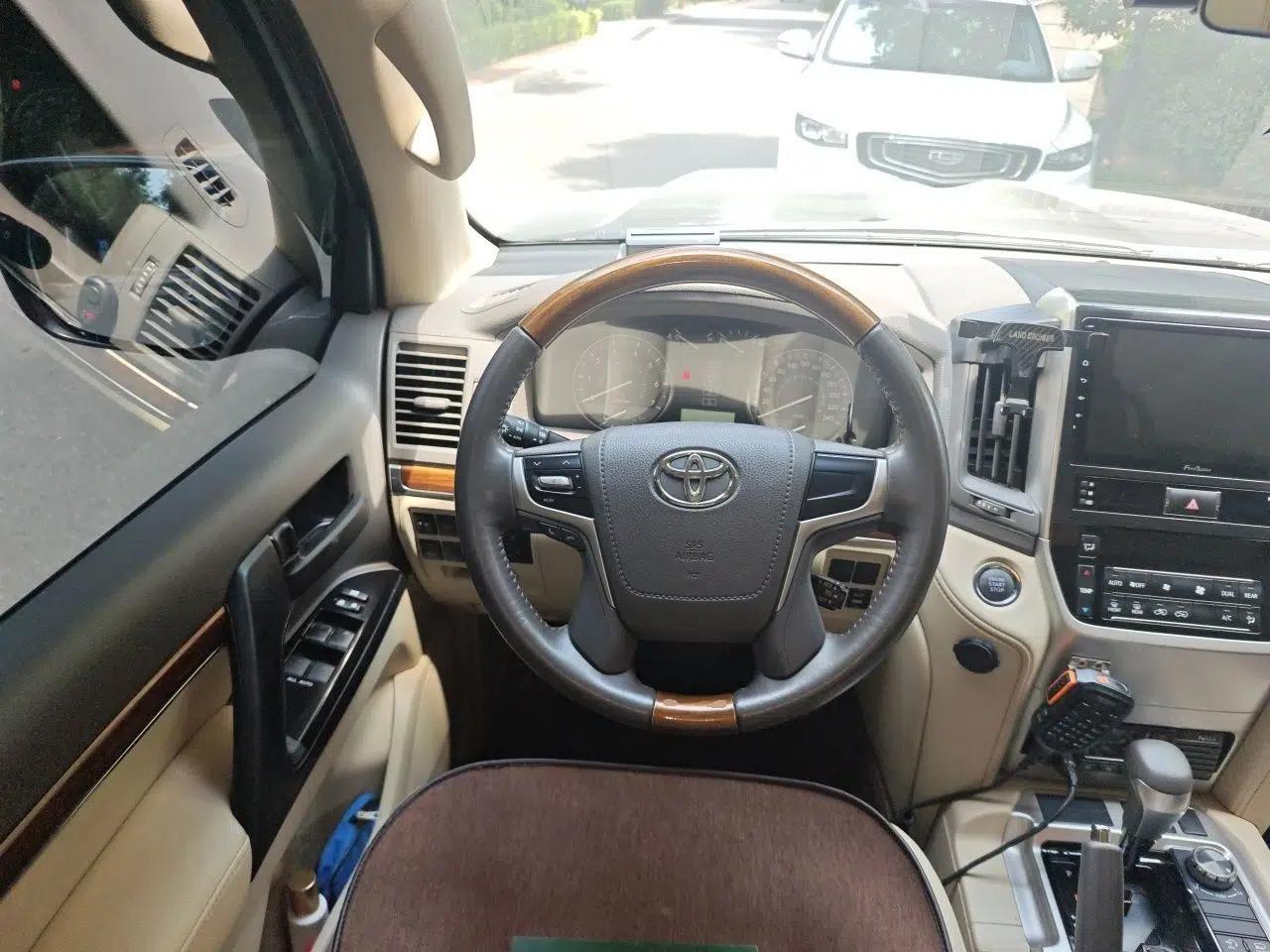 Toyota Land Cruiser Land Cruiser 2017, 4.0L Automatic, 7-Seater (Parallel Import) — миниатюра 10