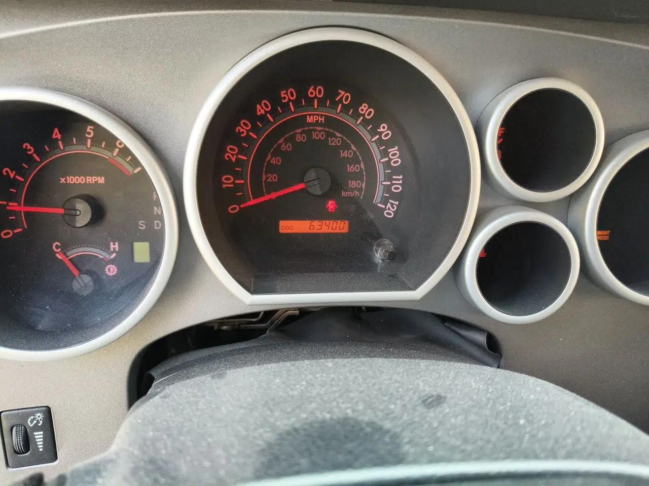 Toyota Tundra 2011 Tundra 5.7 five-seater parallel import — миниатюра 12